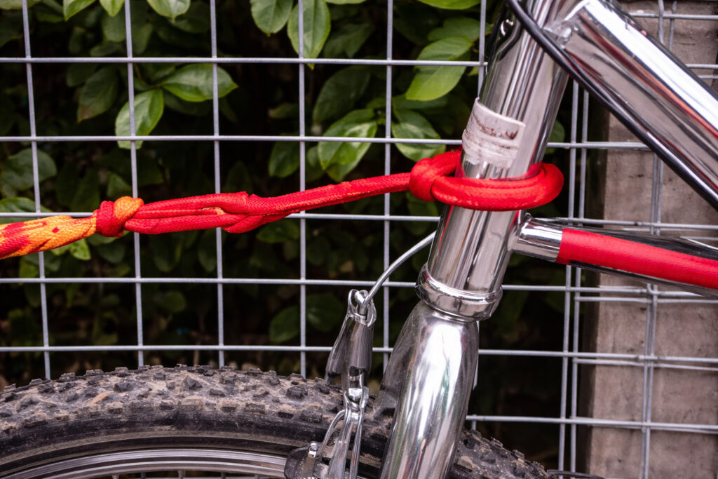 Connecting line and scooter.